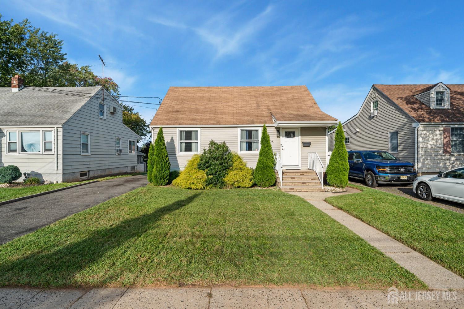 296 Saint James Ave, Woodbridge Proper, NJ 07095