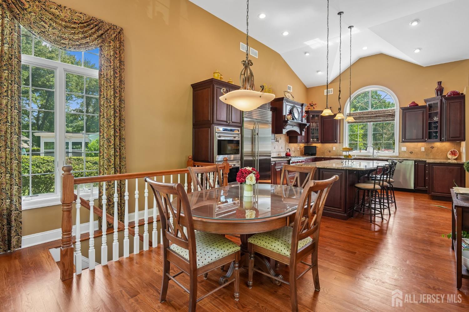 18 Mary Ellen Dr, Edison, NJ 08820