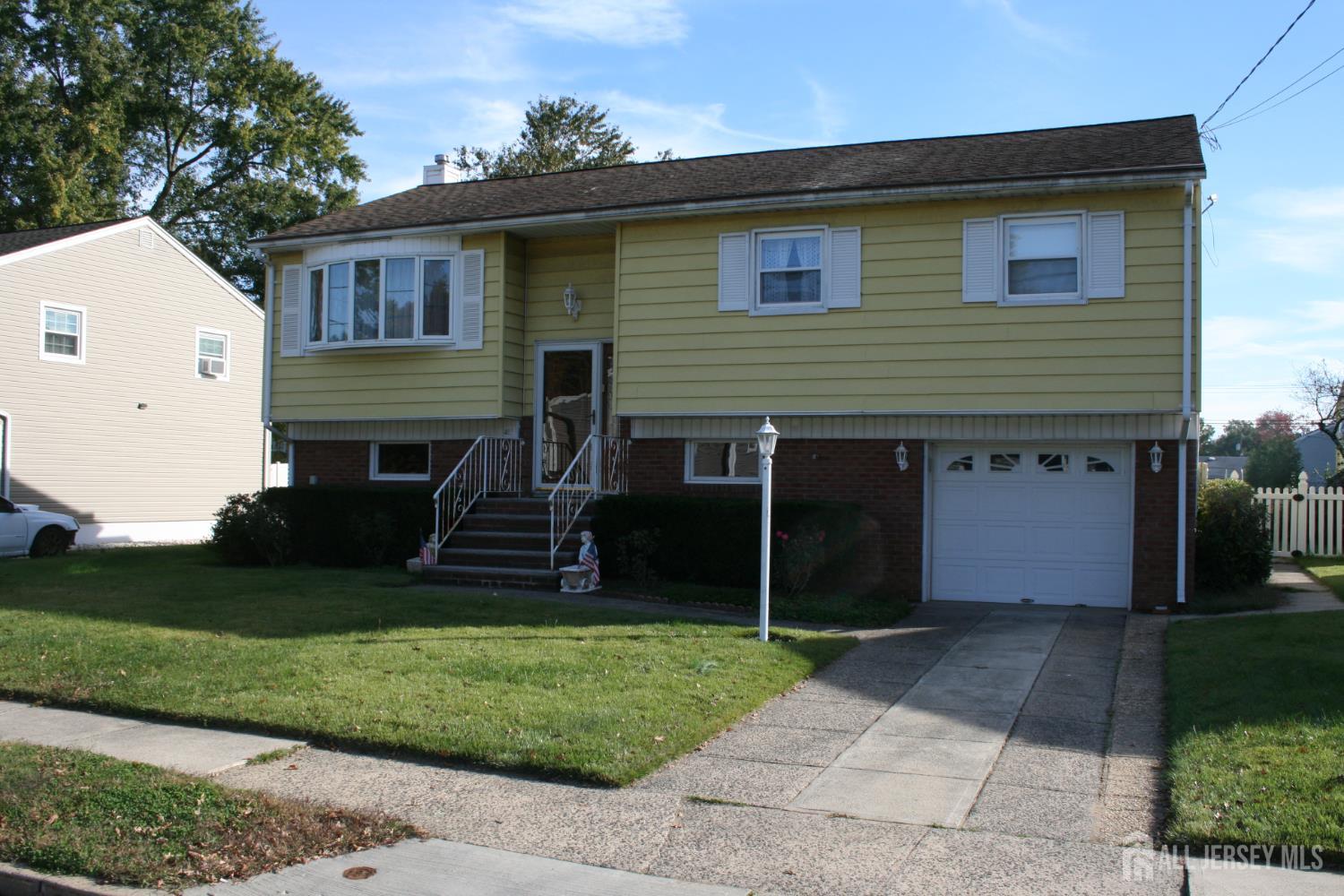 42 Diane Ave, Old Bridge, NJ 08857