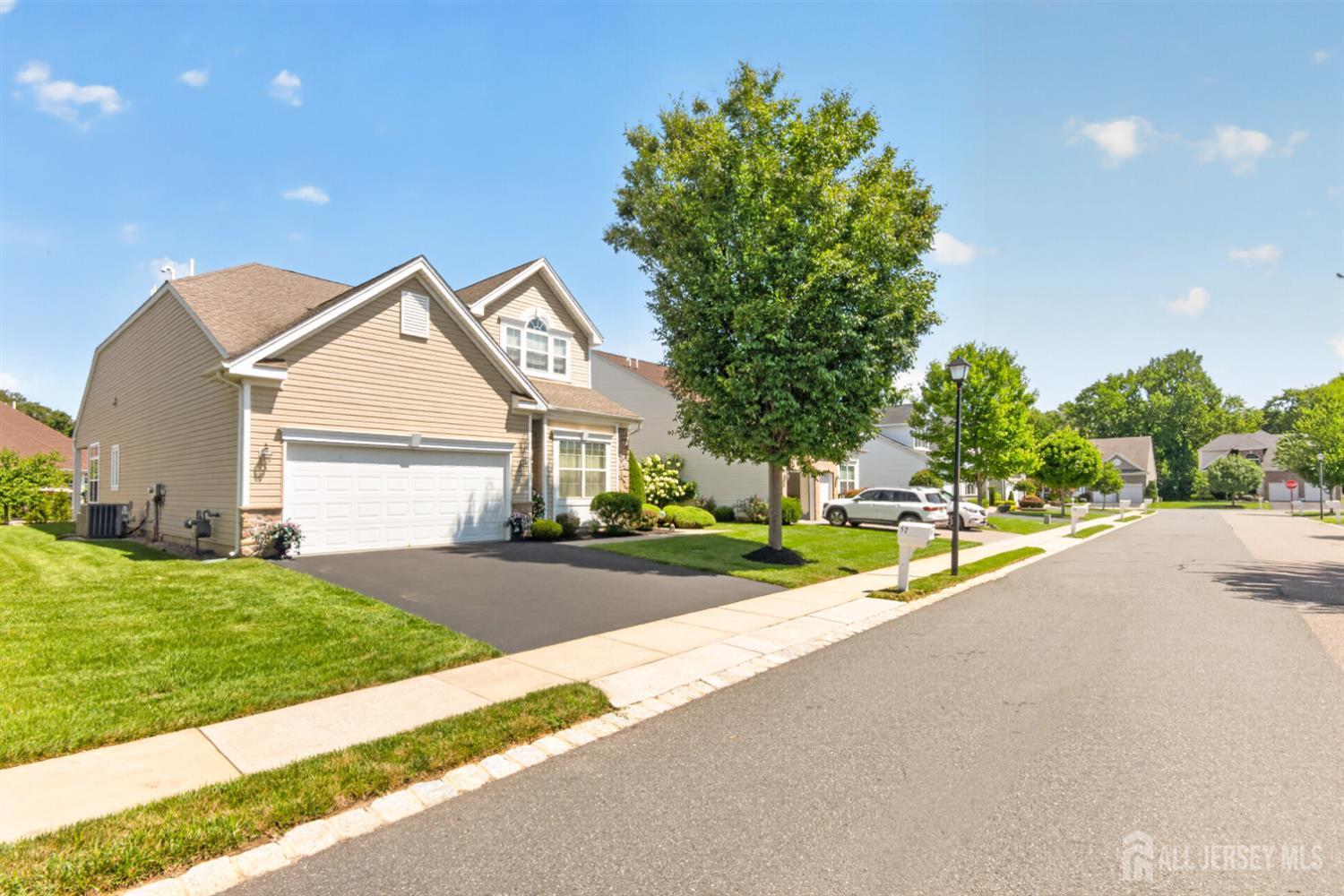 57 Mandrake Rd, Monroe, NJ 08831 photo