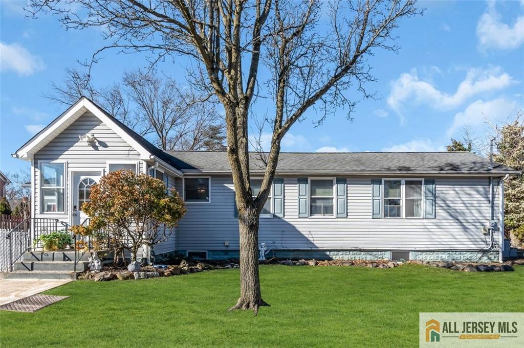18 Avenue B, Helmetta, NJ 08828