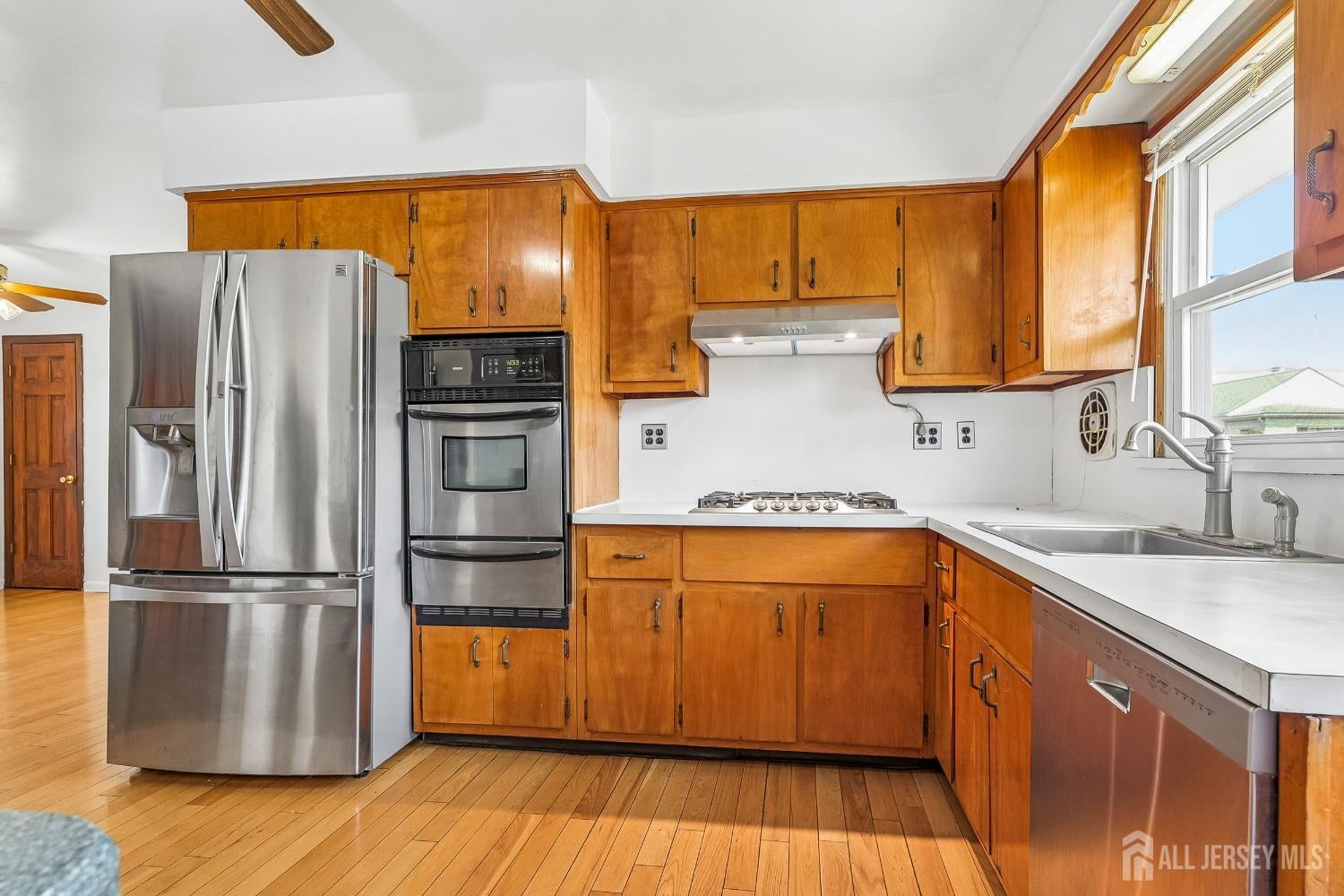 124 Sonora Ave, Iselin, NJ 08830 photo