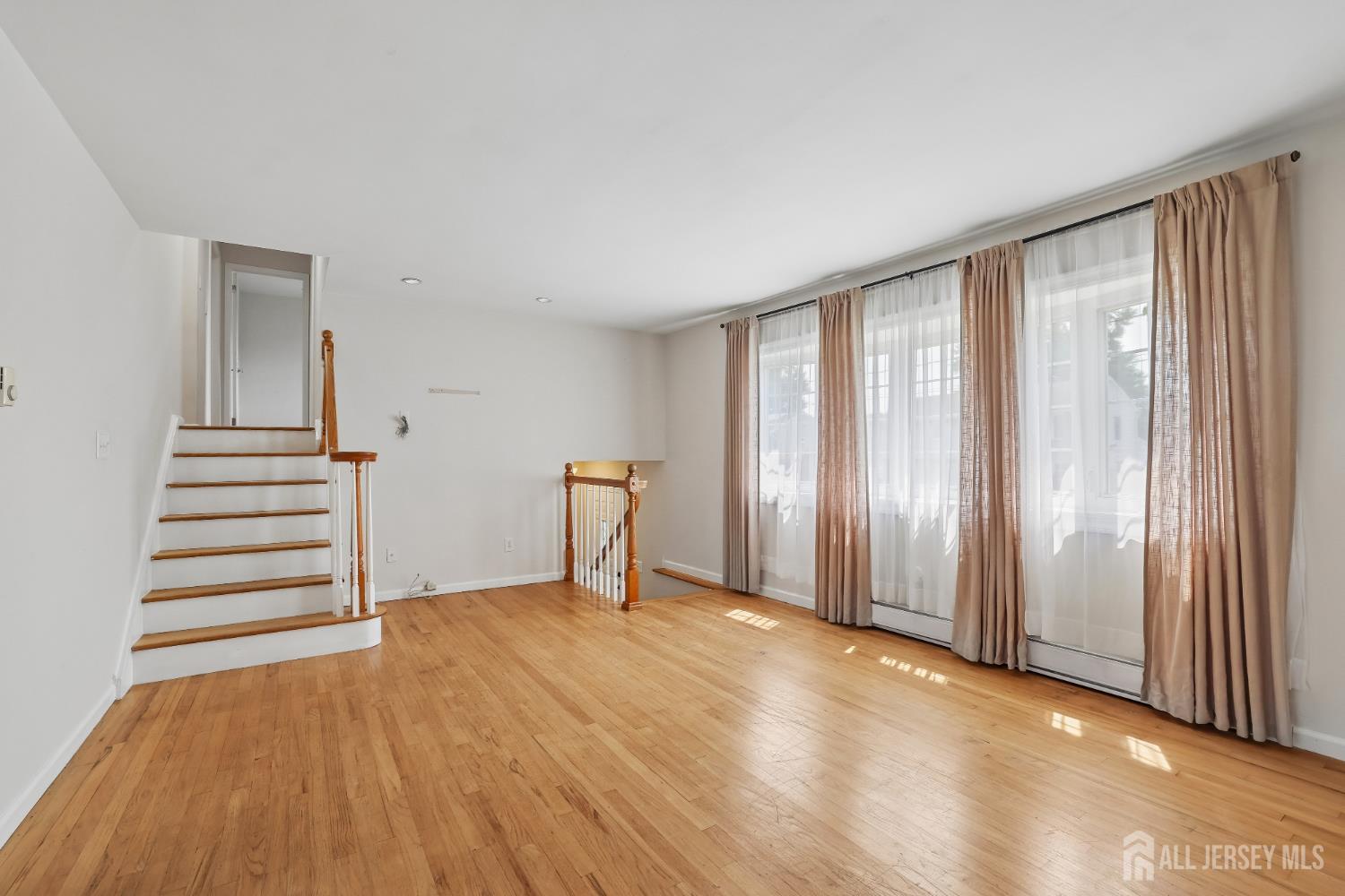 18 Carlton Ave, Monroe, NJ 08331 photo