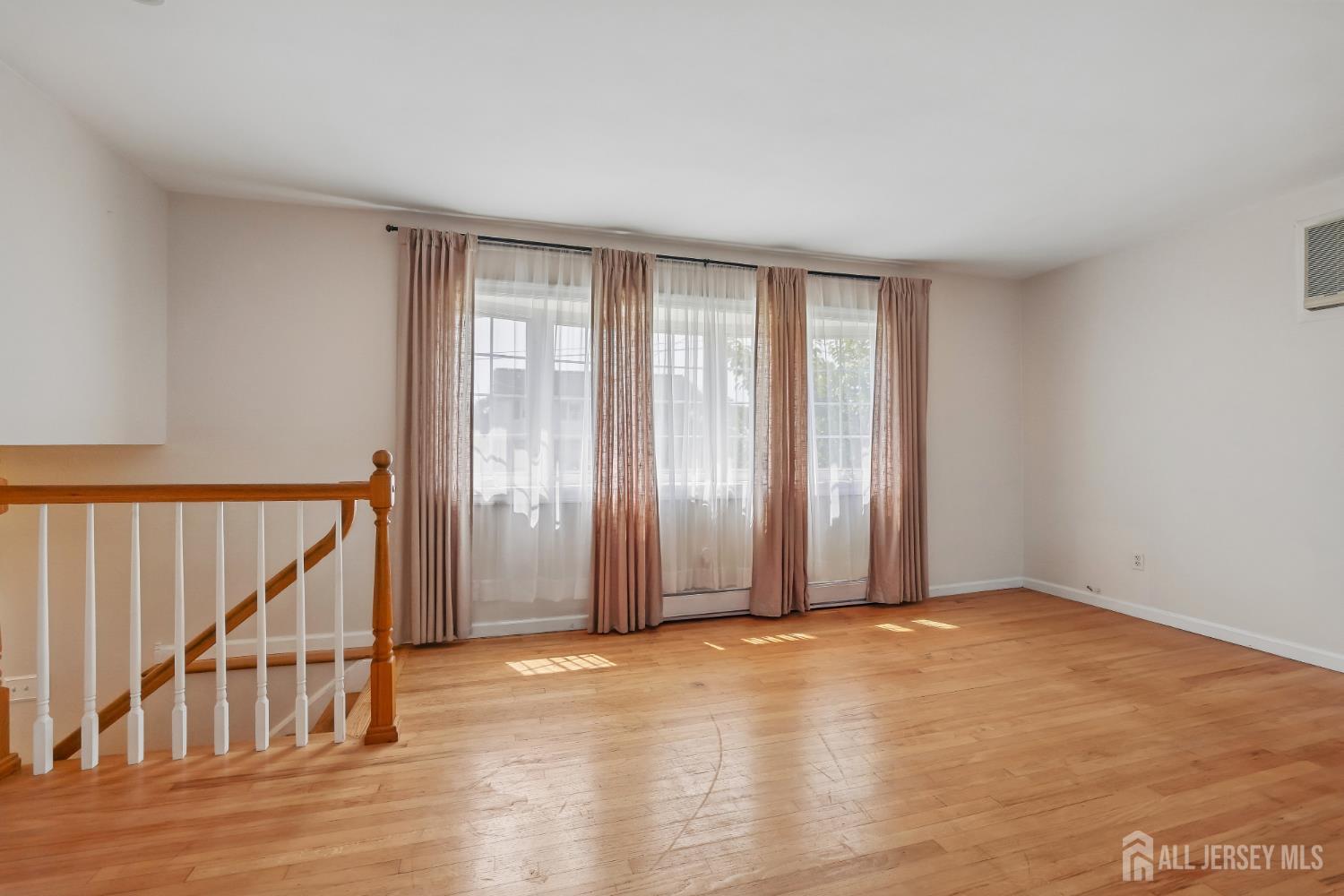 18 Carlton Ave, Monroe, NJ 08331 photo