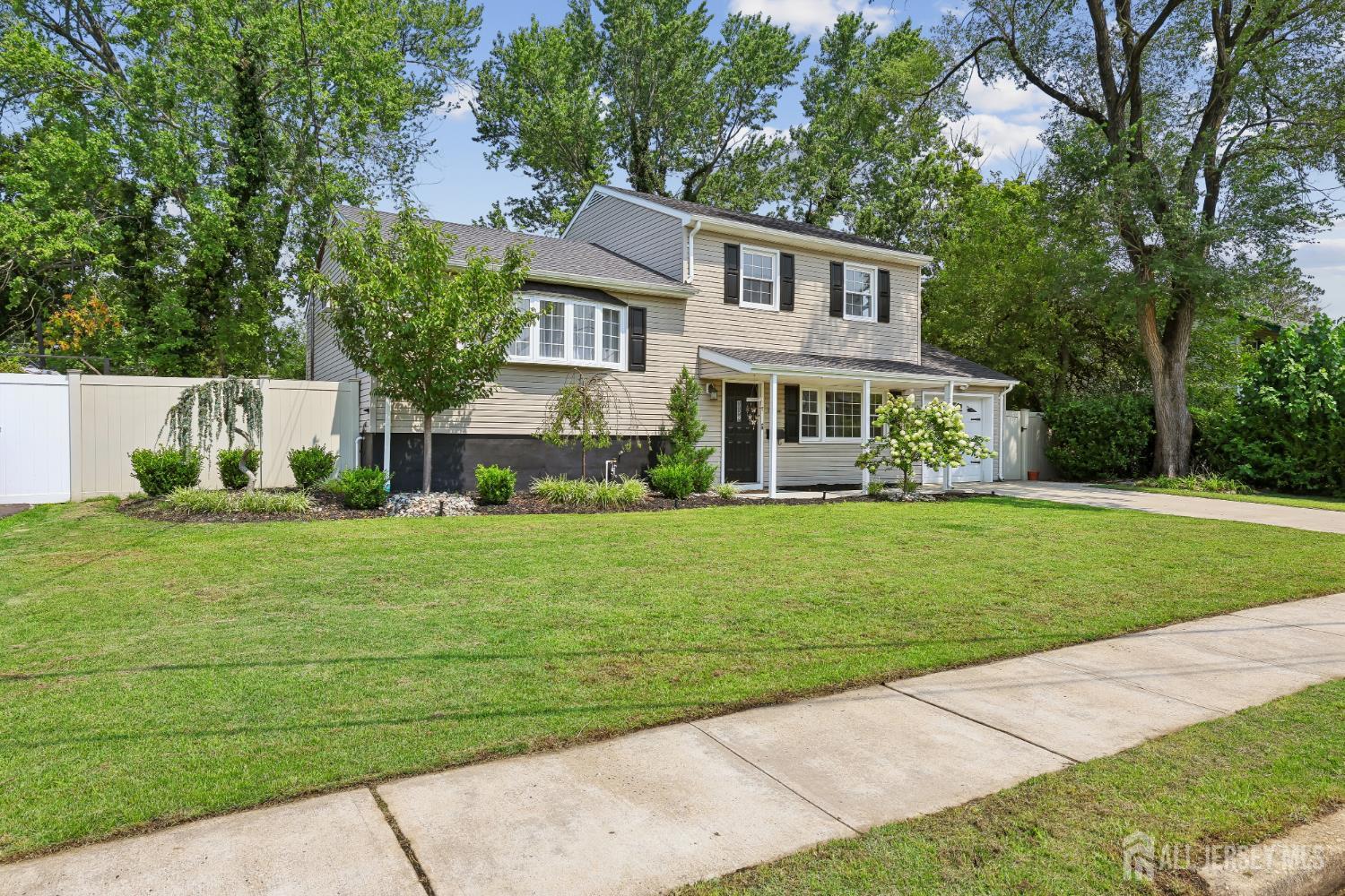 18 Carlton Ave, Monroe, NJ 08331 photo