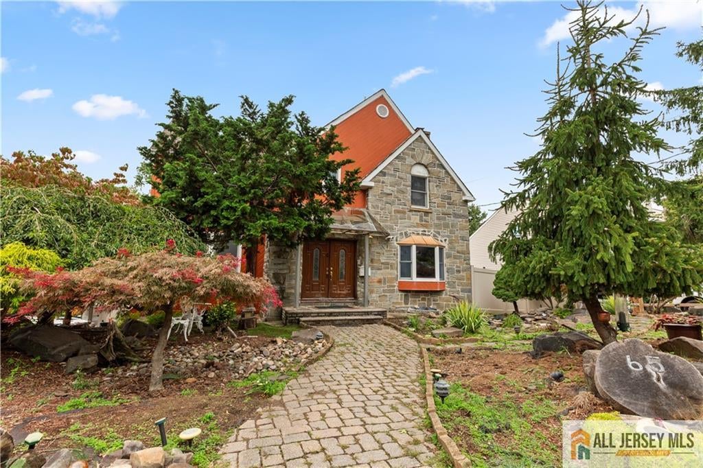 65 Livingston Ave, Kearny, NJ 07032