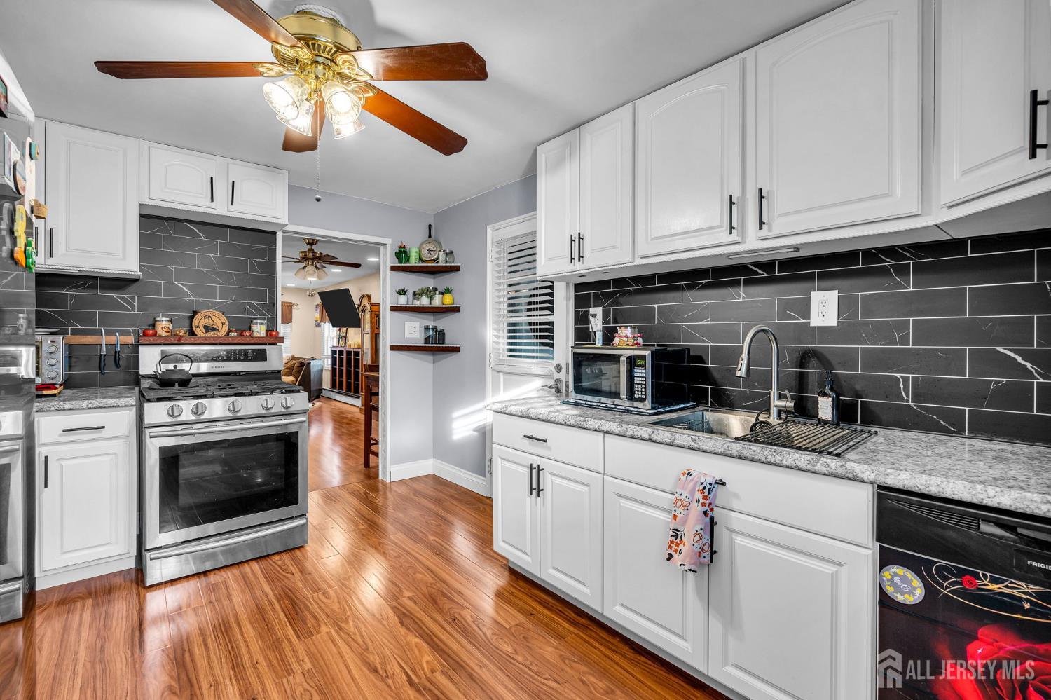 22 Clinton St, South River, NJ 08882 photo