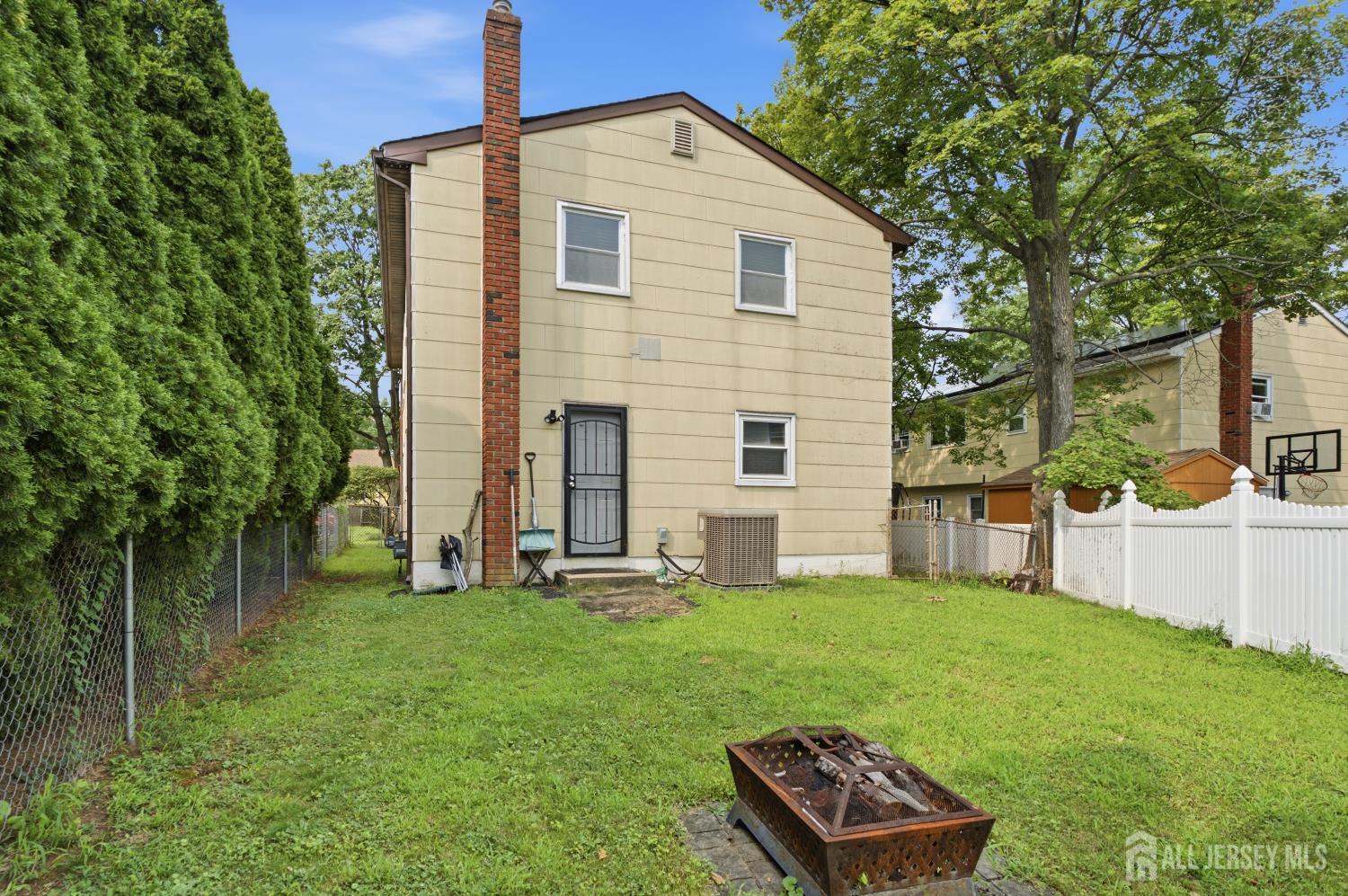 7 Exeter St, Highland Park, NJ 08904 photo