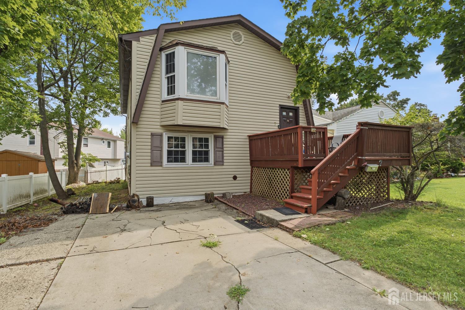 7 Exeter St, Highland Park, NJ 08904
