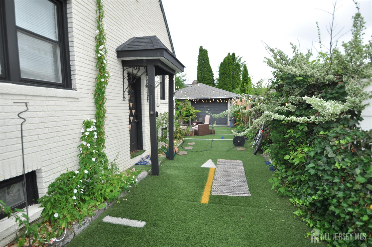 20 Maine Ave, Carteret, NJ 07008 photo