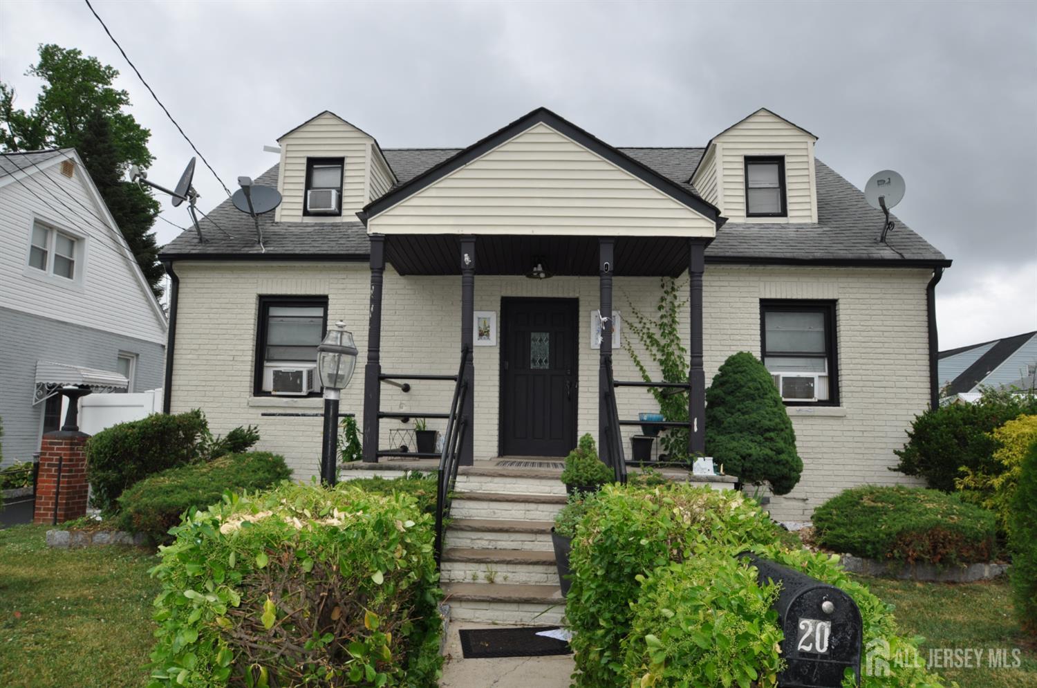 20 Maine Ave, Carteret, NJ 07008
