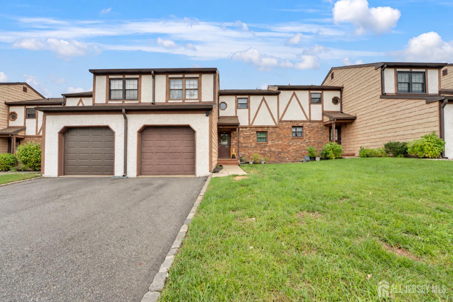 23 Wellington Ct, Sayreville, NJ 08872