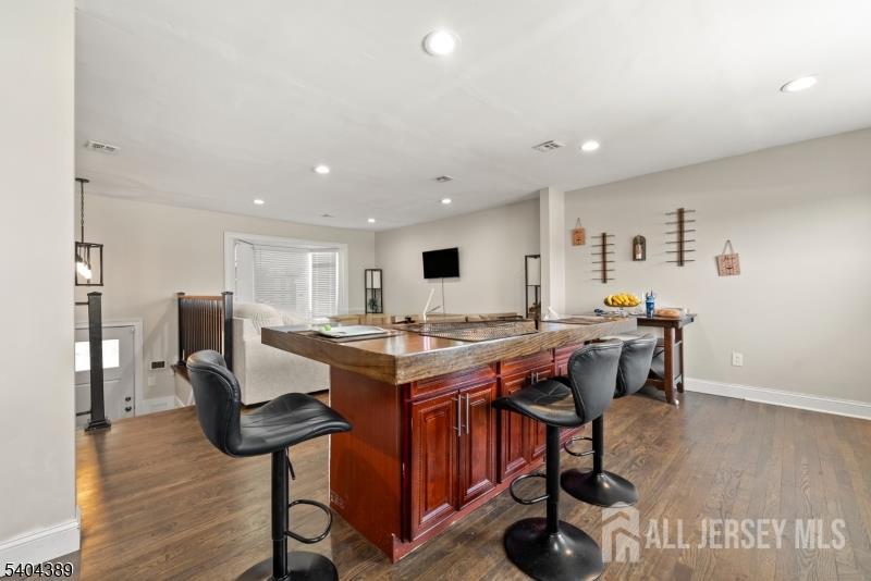 5 Jessie St, Carteret, NJ 07008 photo