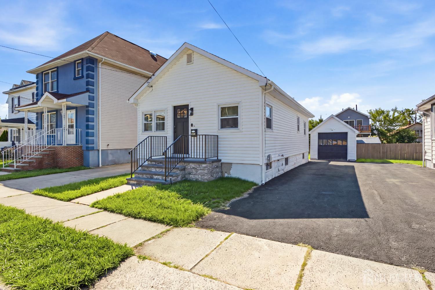 129 Pershing Ave, Iselin, NJ 08830 photo