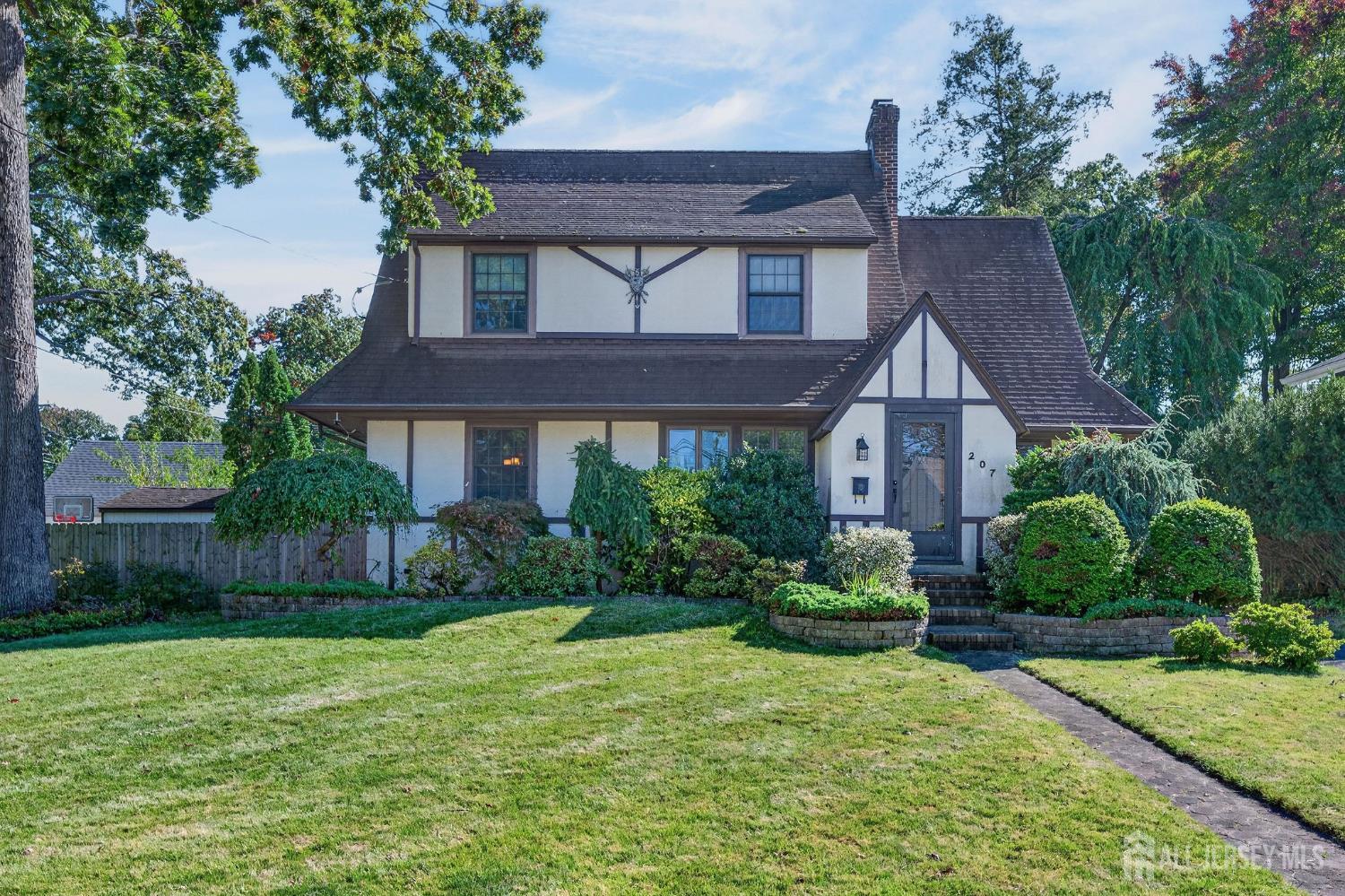 207 Penfield Pl, Dunellen, NJ 08812
