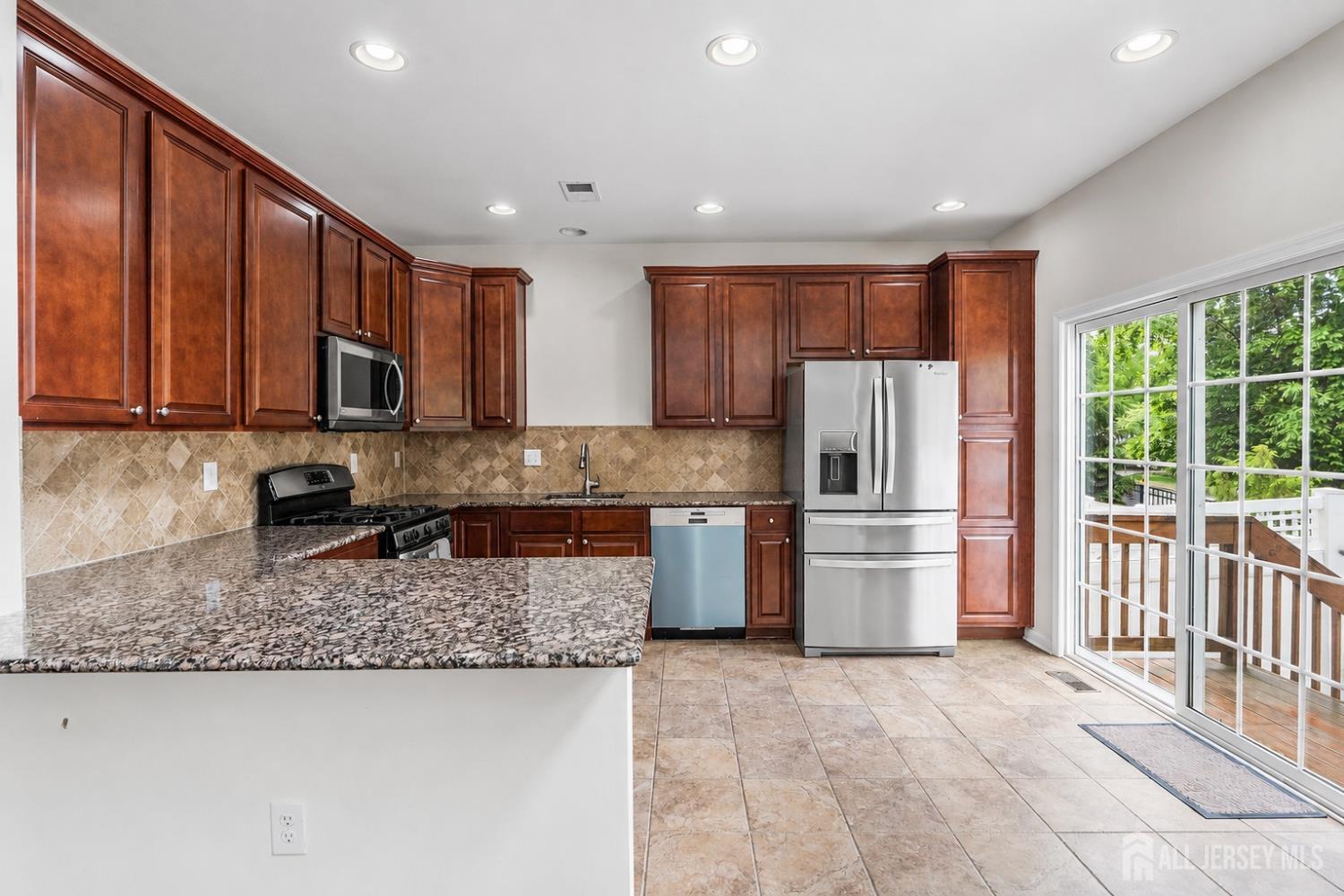 2357 Berkshire Ln, North Brunswick, NJ 08902 photo