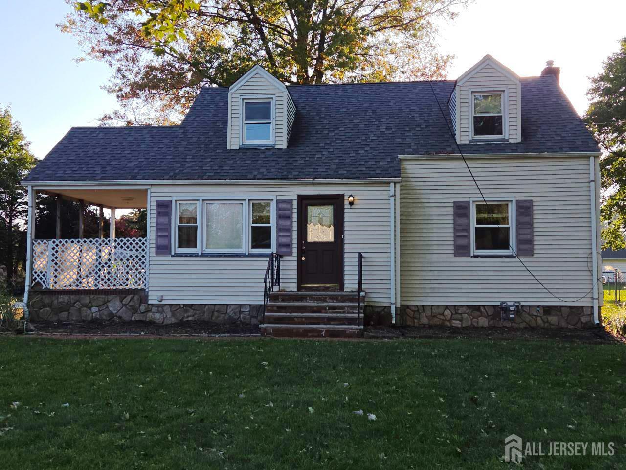 1438 Huron Rd, North Brunswick, NJ 08902