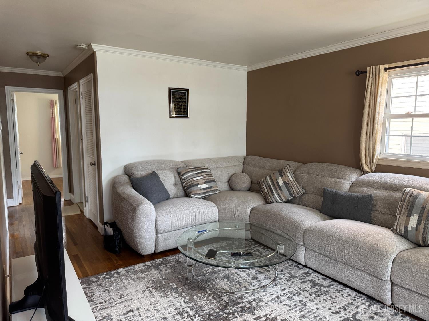 211 E Louis Pl, Iselin, NJ 08830 photo