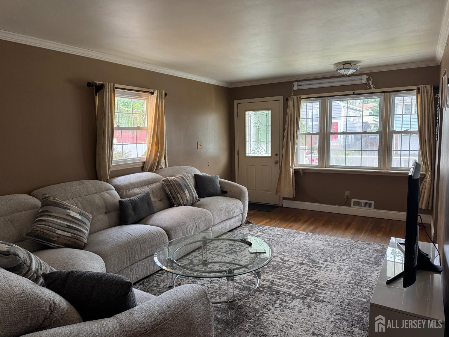 211 E Louis Pl, Iselin, NJ 08830 photo