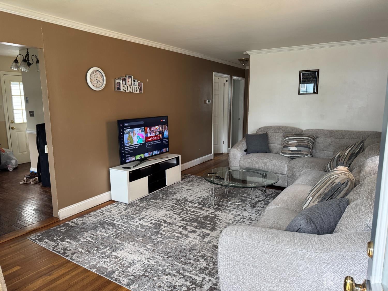 211 E Louis Pl, Iselin, NJ 08830 photo