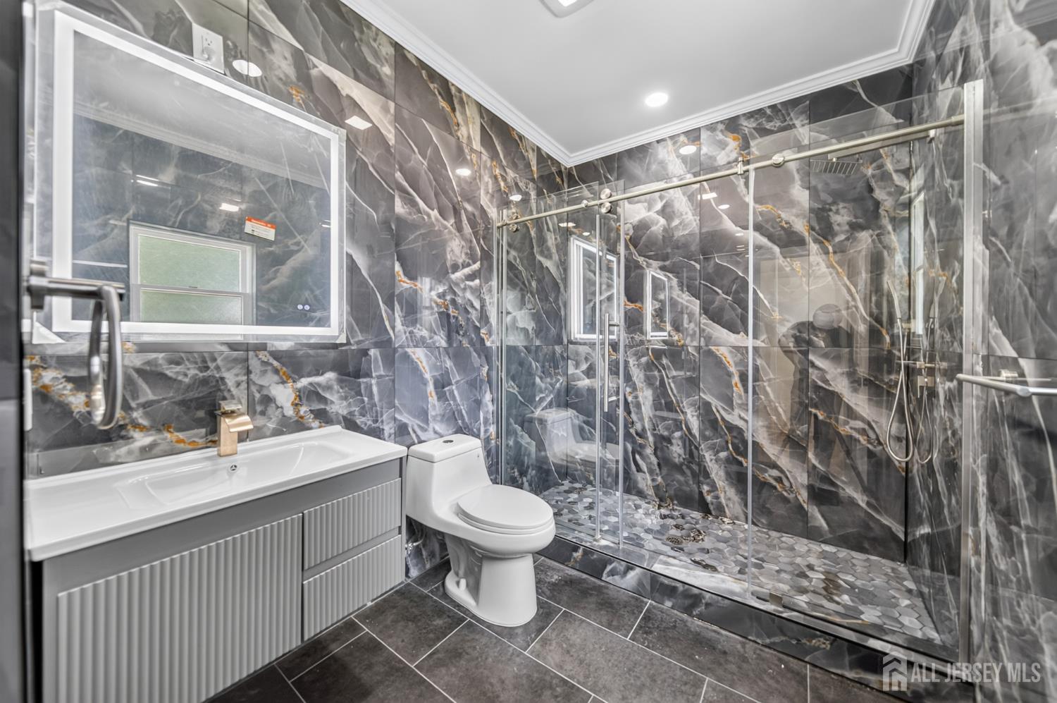 66 Henry St, Port Reading, NJ 07064 photo