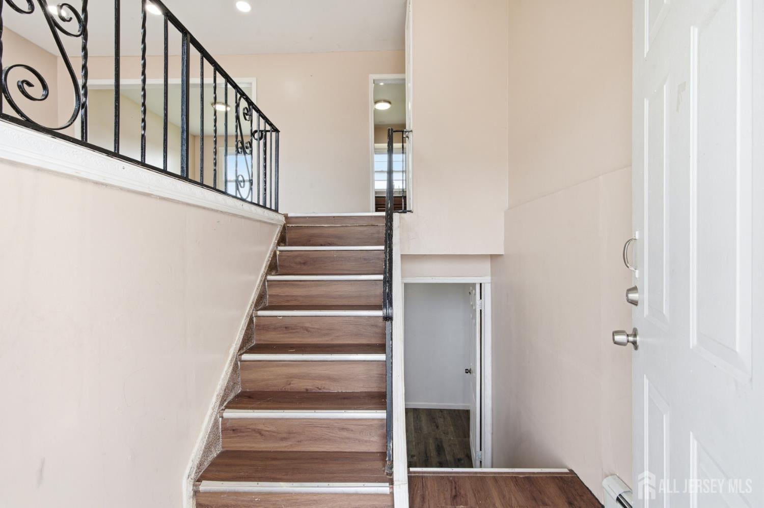 42 Mercer St, Carteret, NJ 07008 photo