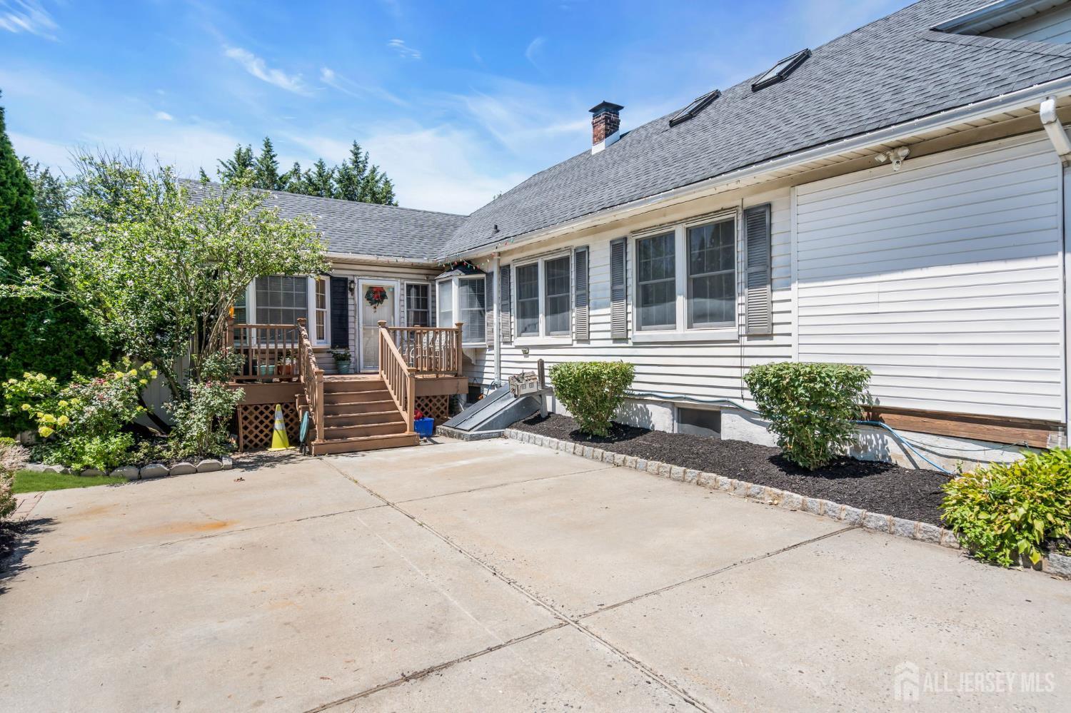 133 Summerhill Rd, Spotswood, NJ 08884 photo