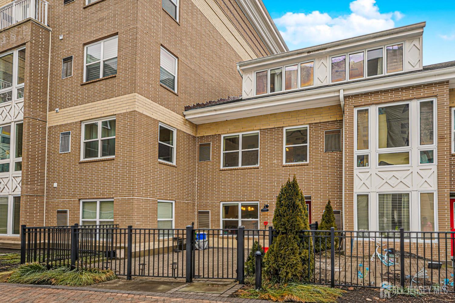 358 Rector St #308, Perth Amboy, NJ 08861 photo