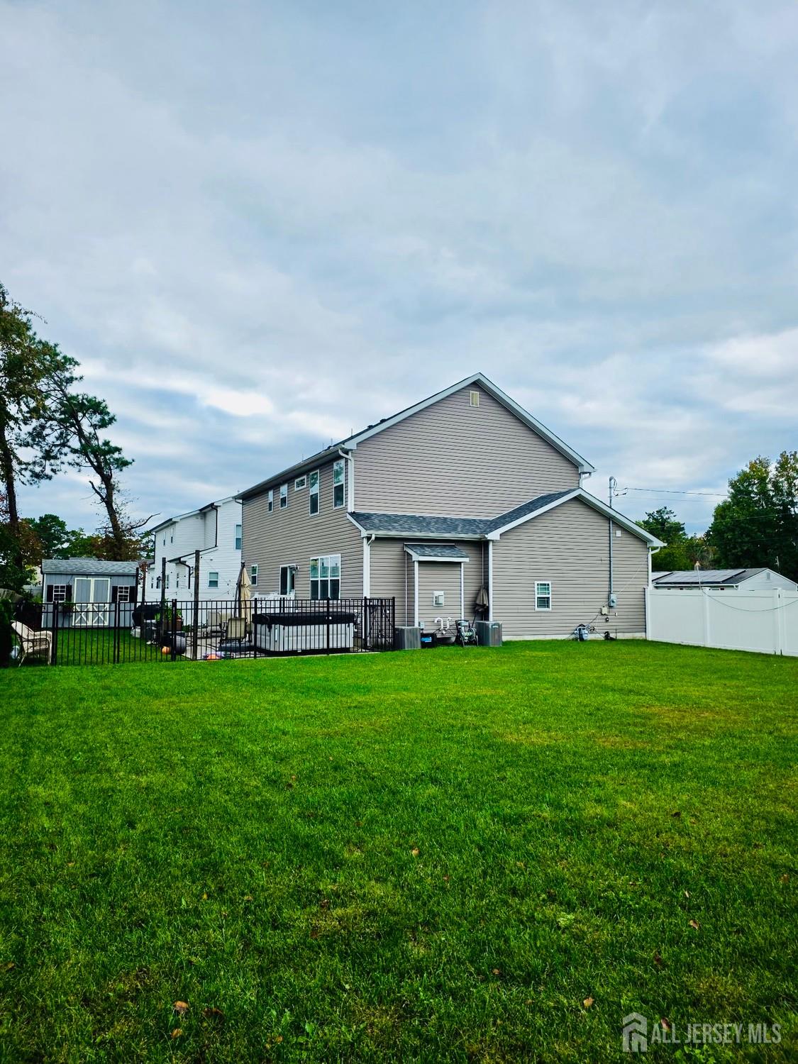 1124 Monmouth Ave, Toms River, NJ 08757 photo