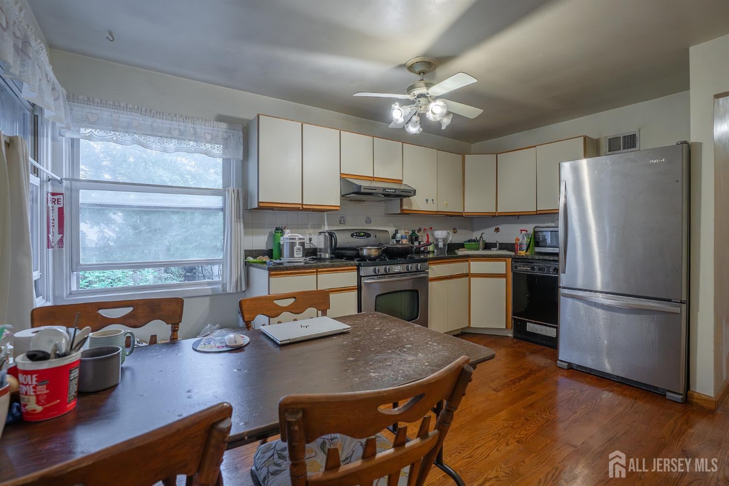 160 Dartmouth St, Highland Park, NJ 08904