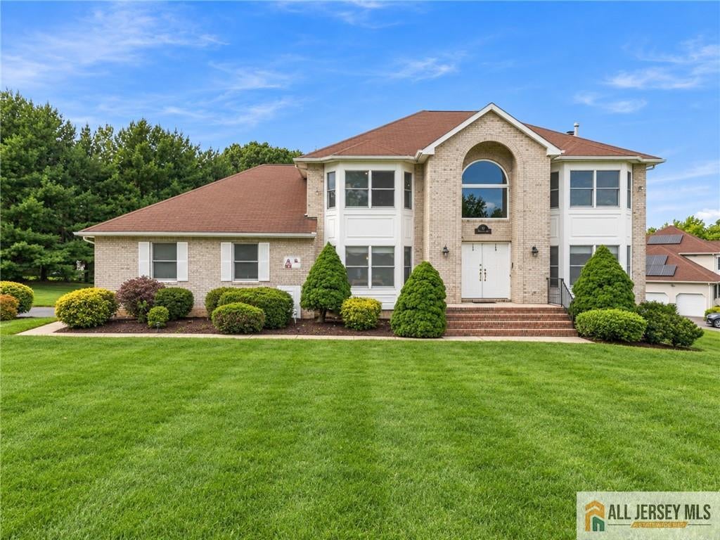 1 Launcelot Ln, Monroe, NJ 08831