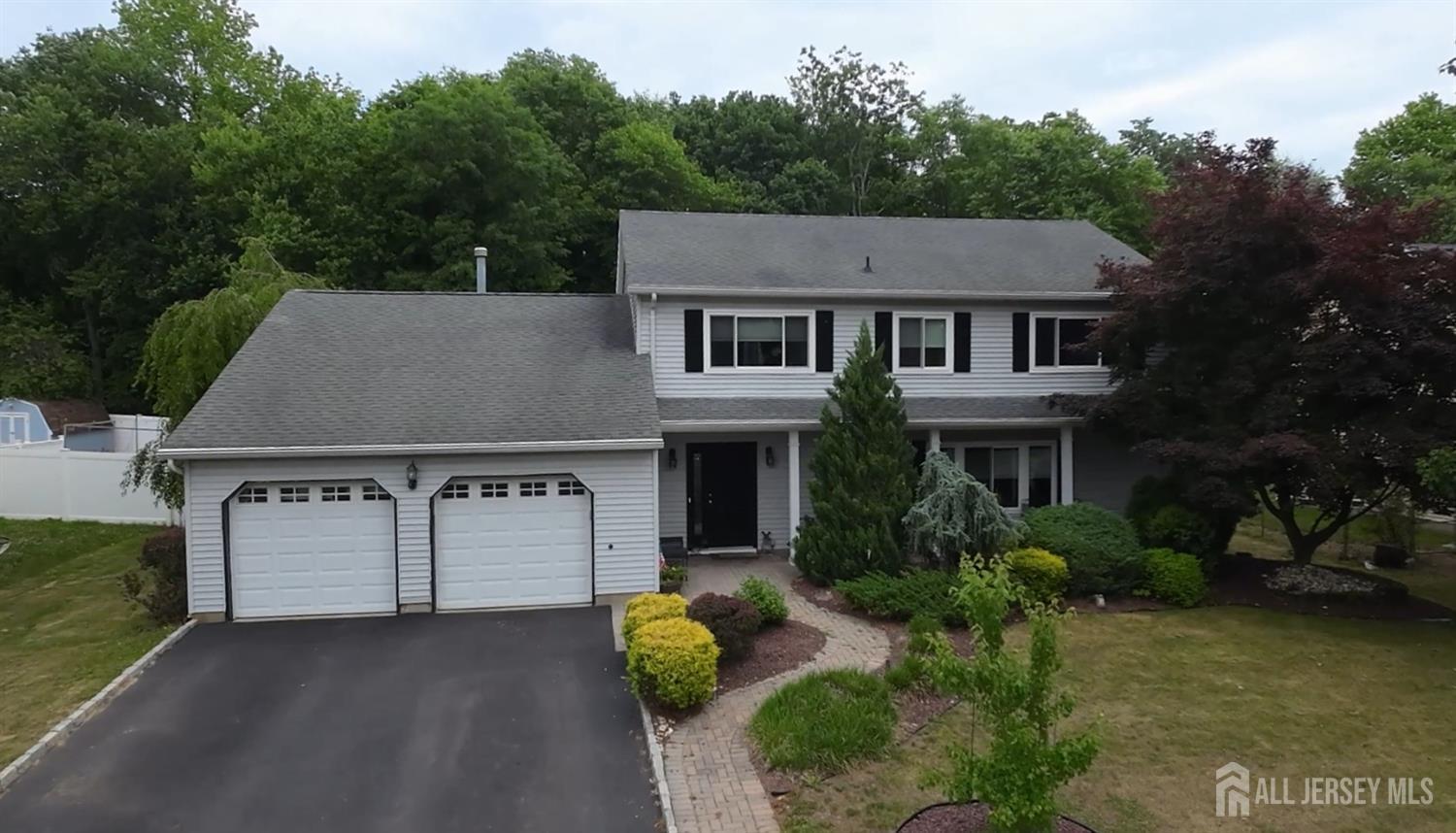 18 Erin Ln, Old Bridge, NJ 08857