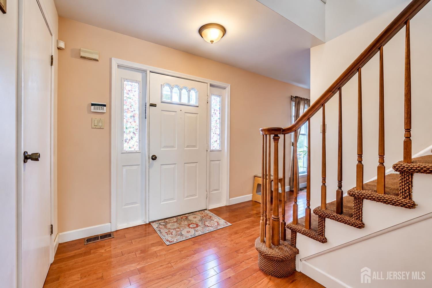 154 Dutton St, Franklin Twsp, NJ 08873 photo