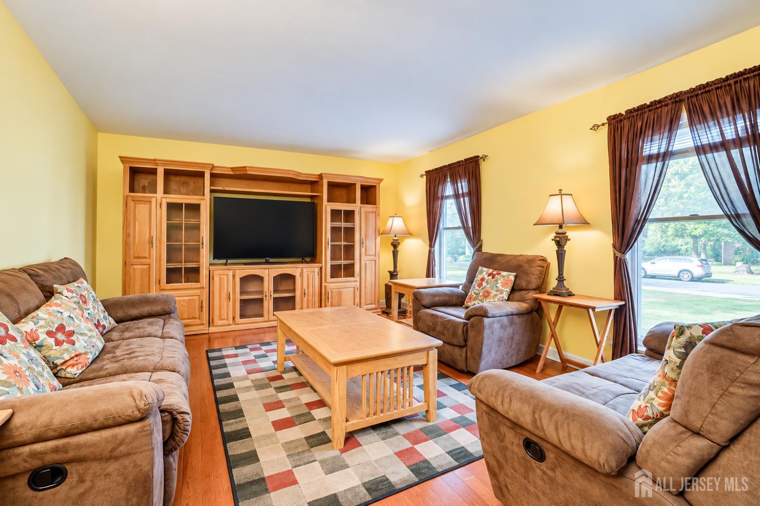 154 Dutton St, Franklin Twsp, NJ 08873 photo