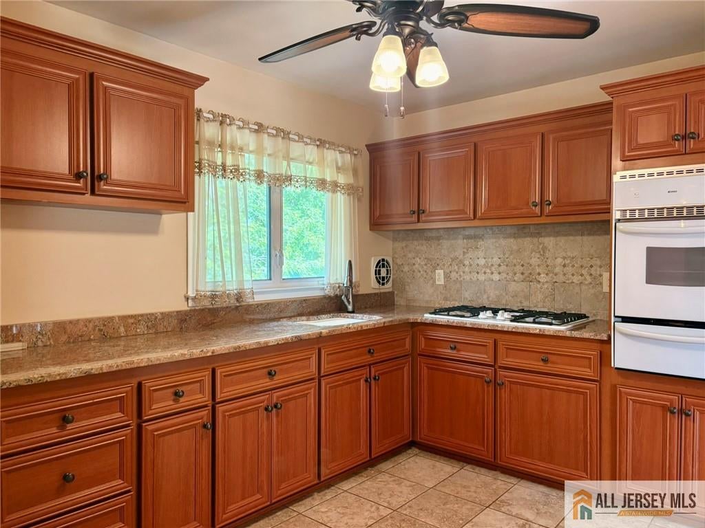 35 Wellington Rd, East Brunswick, NJ 08816 photo
