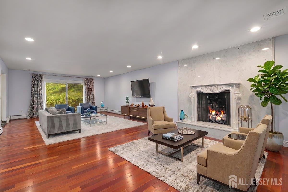 403 New Dover Rd, Colonia, NJ 07067 photo