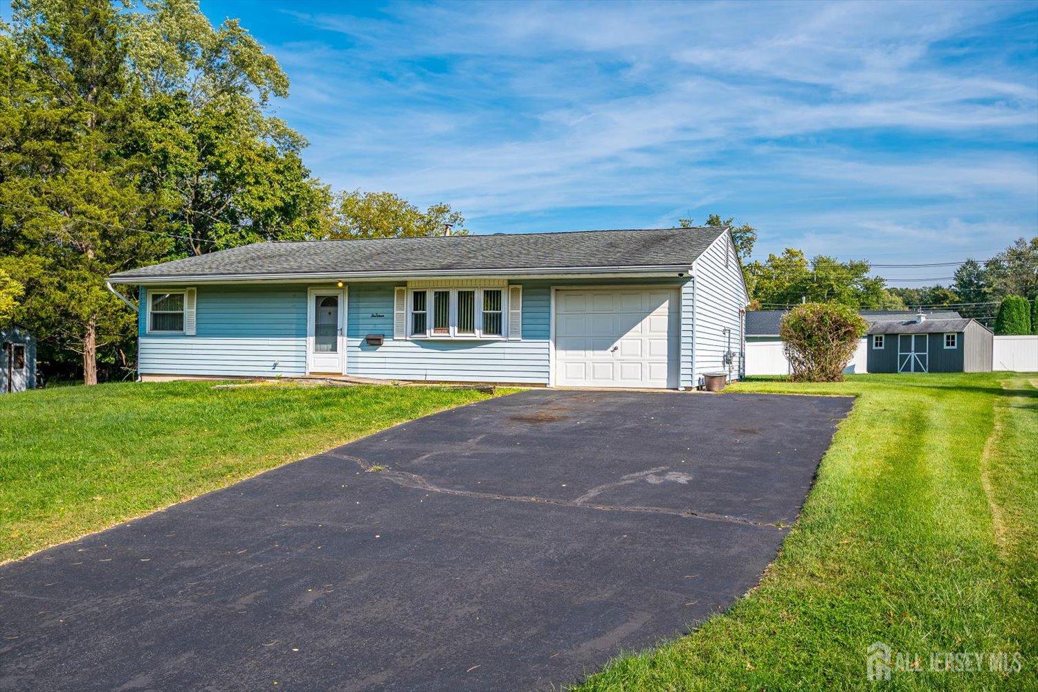 14 Richford Rd, North Brunswick, NJ 08824