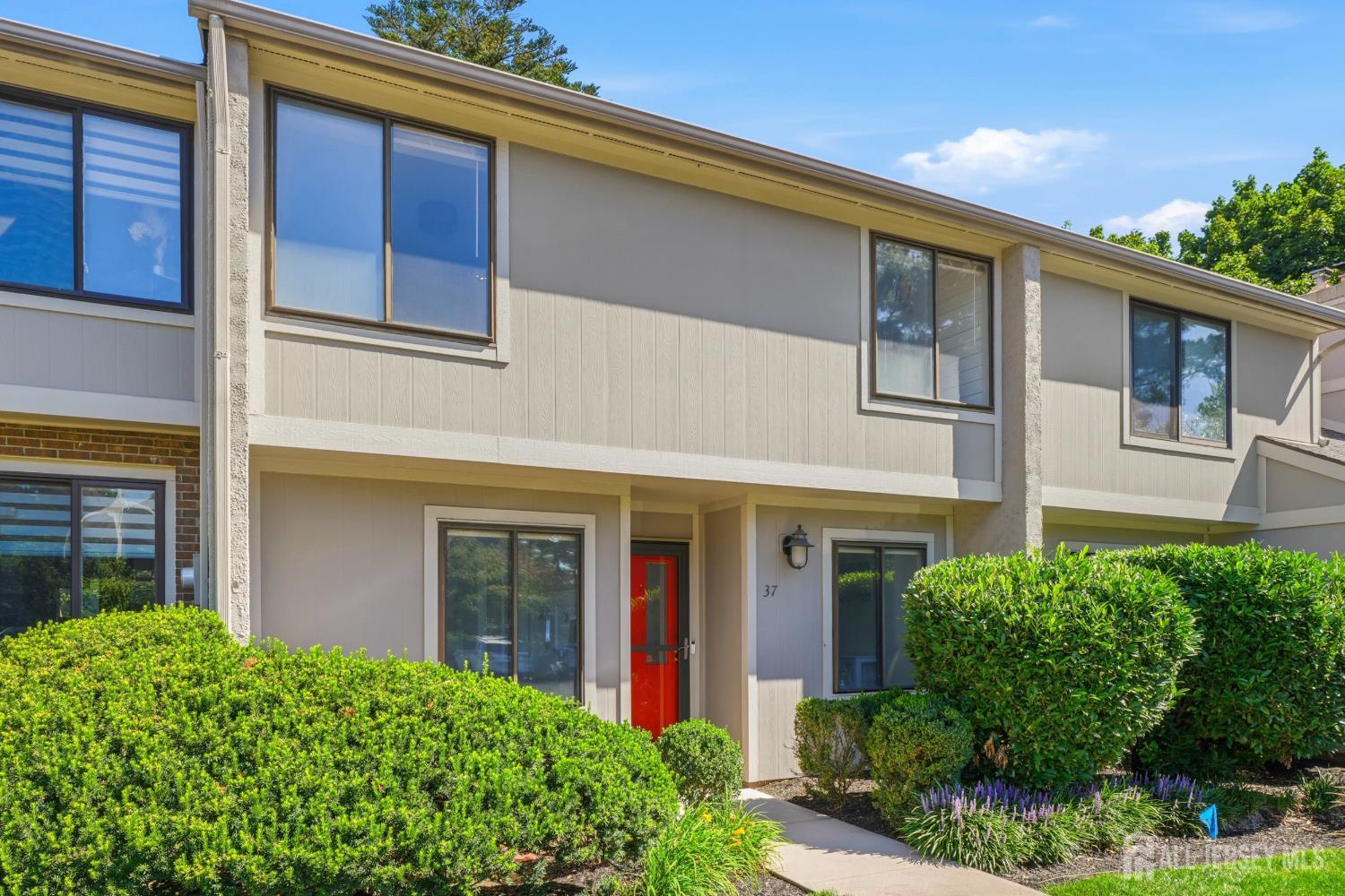 37 Irongate, Metuchen, NJ 08840 photo