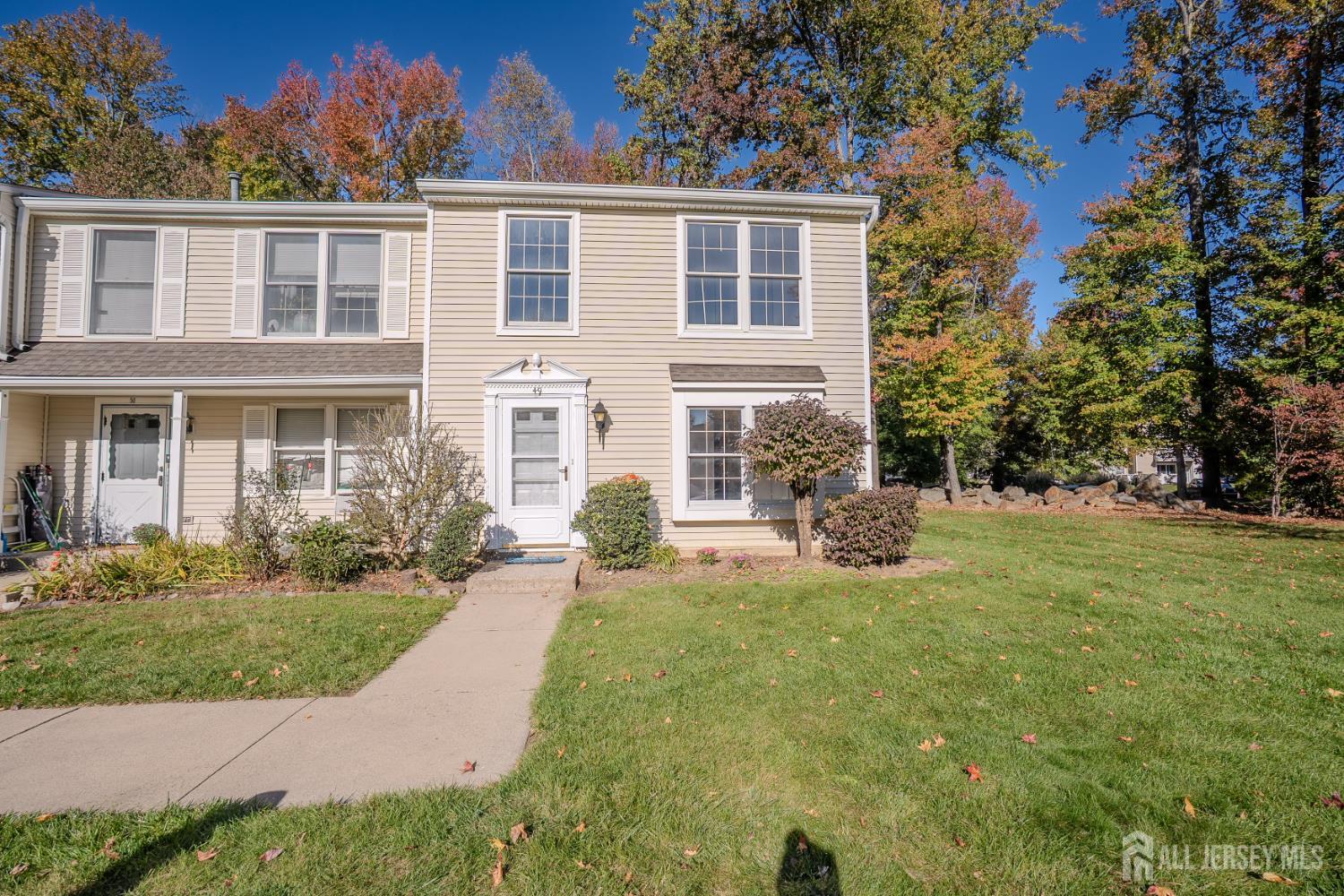 49 Cottonwood Ct, North Brunswick, NJ 08852 photo