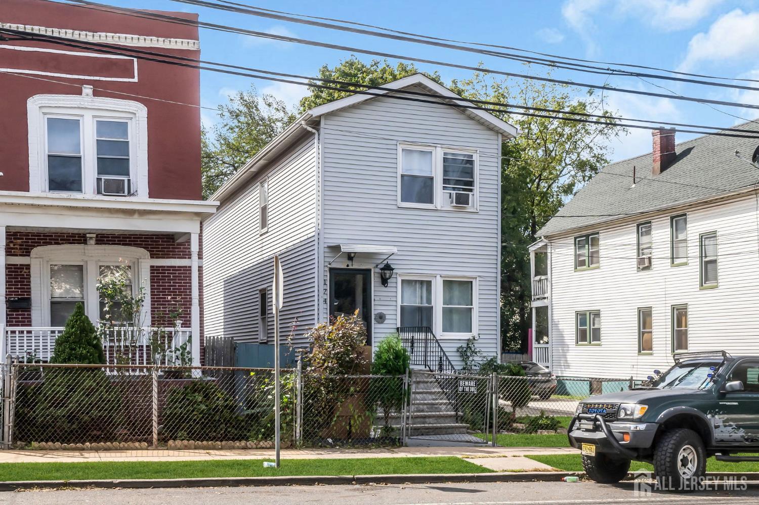 174 Suydam St, New Brunswick, NJ 08901