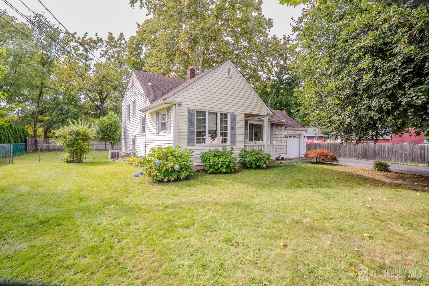 499 Stage Rd, Spotswood, NJ 08884