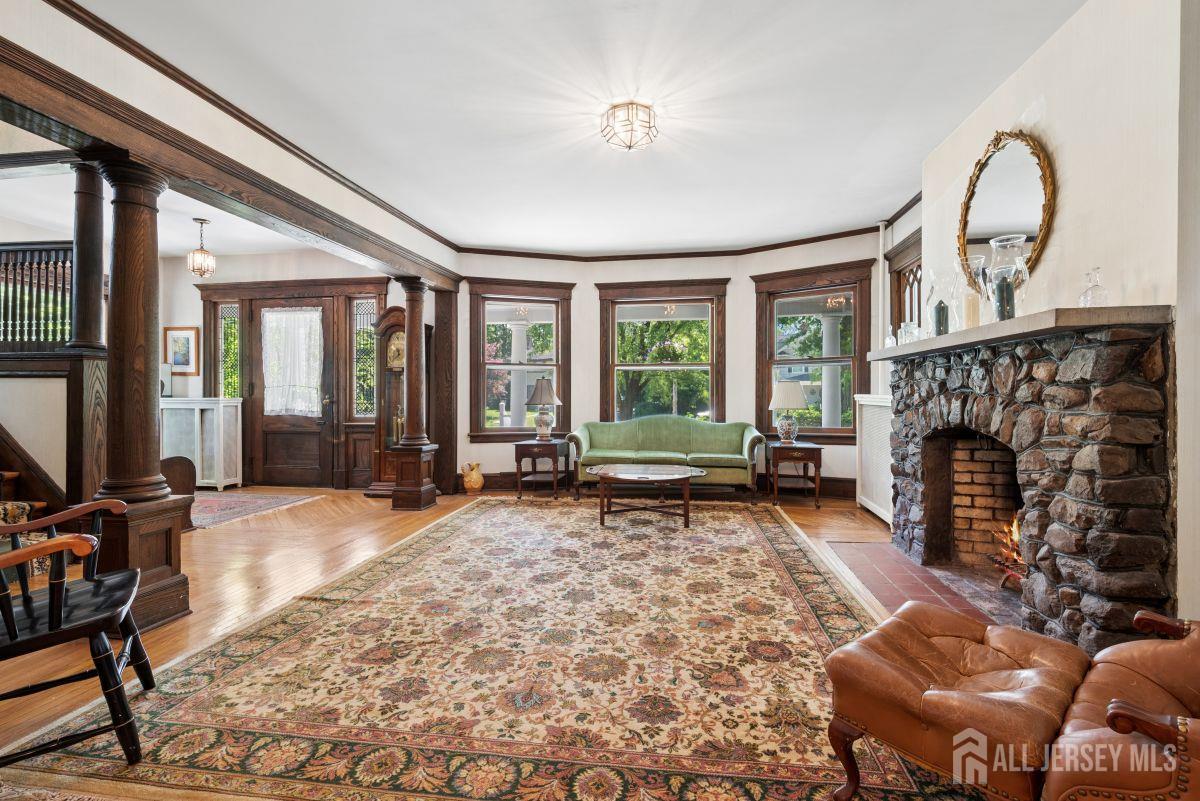 261 Beechwood Ave, Middlesex, NJ 08846 photo