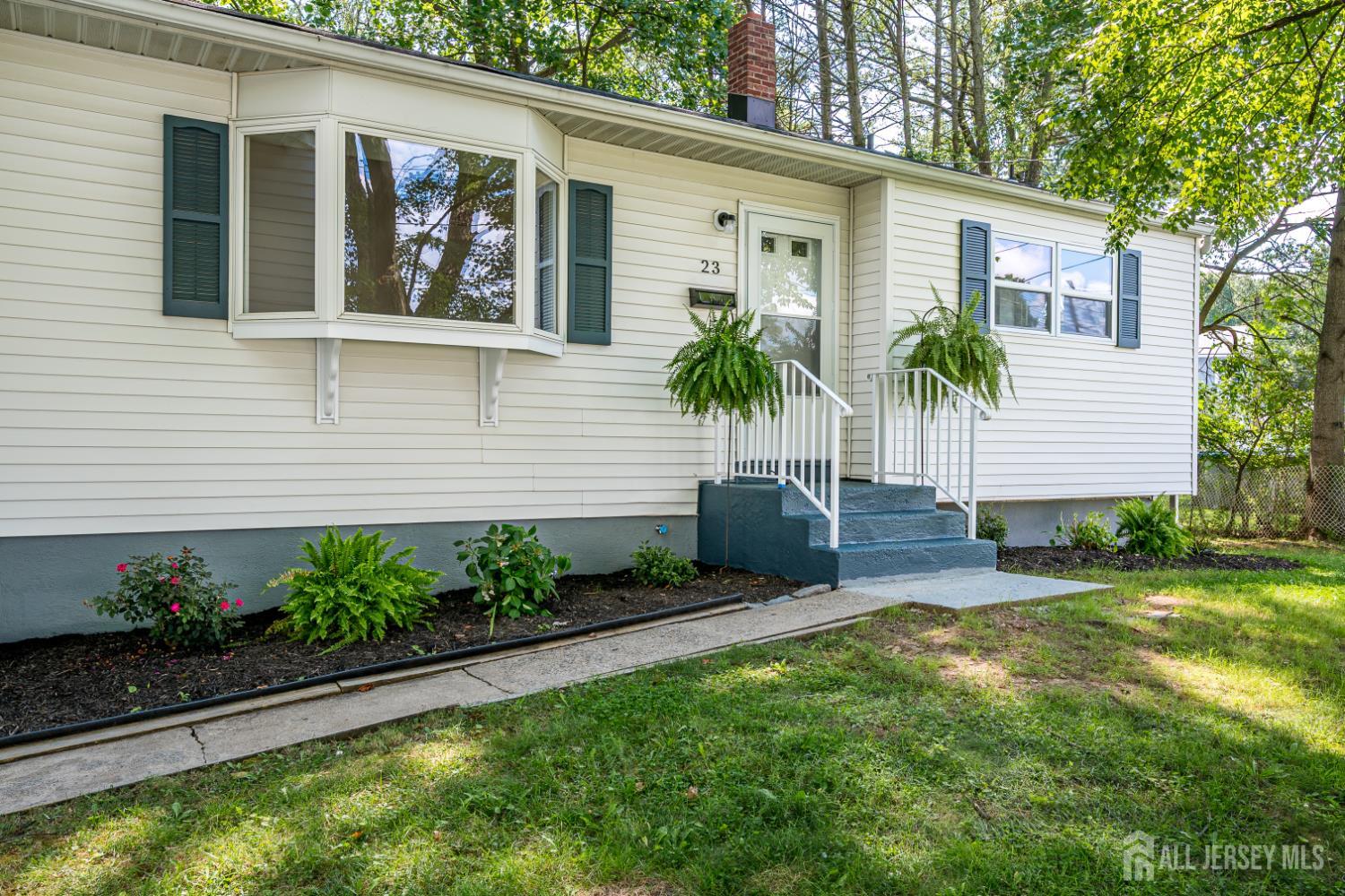 23 Nancy Cir, Edison, NJ 08817 photo