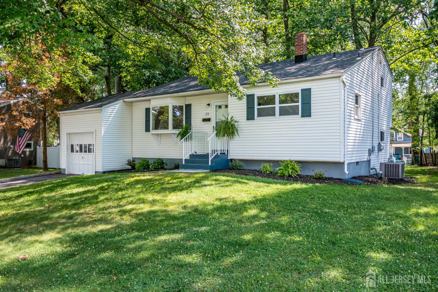 23 Nancy Cir, Edison, NJ 08817 photo