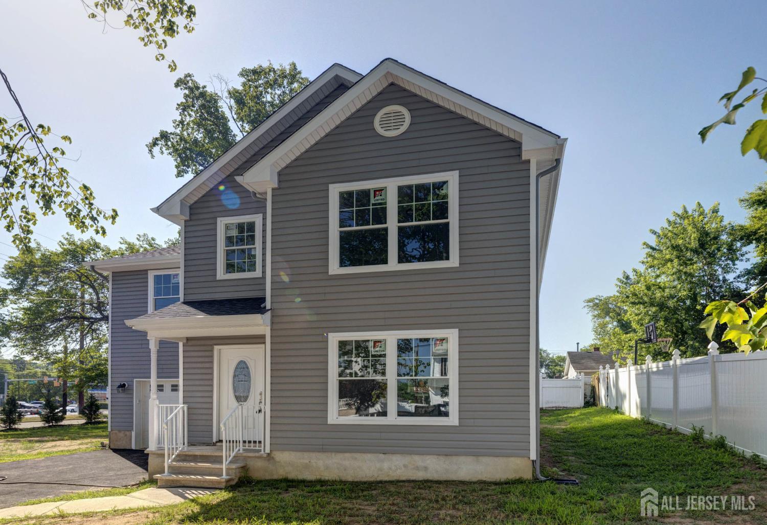 195 Greenwood Dr, Old Bridge, NJ 08857