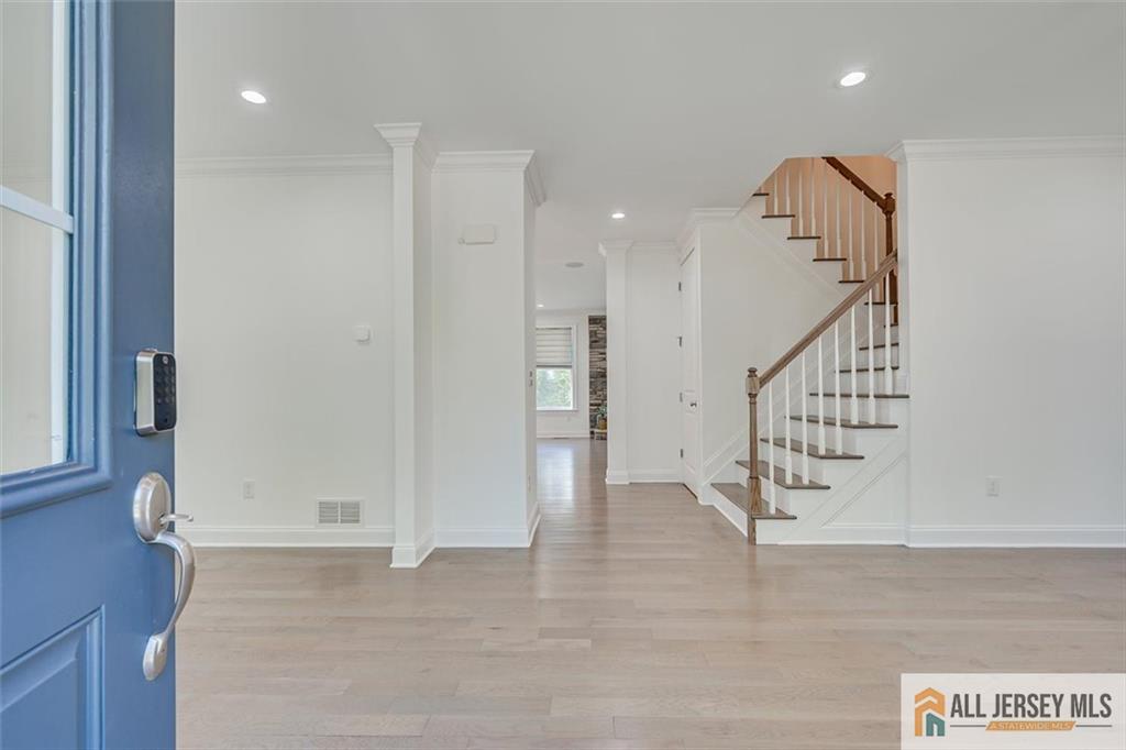 23 Dalton Pl, Edison, NJ 08817 photo