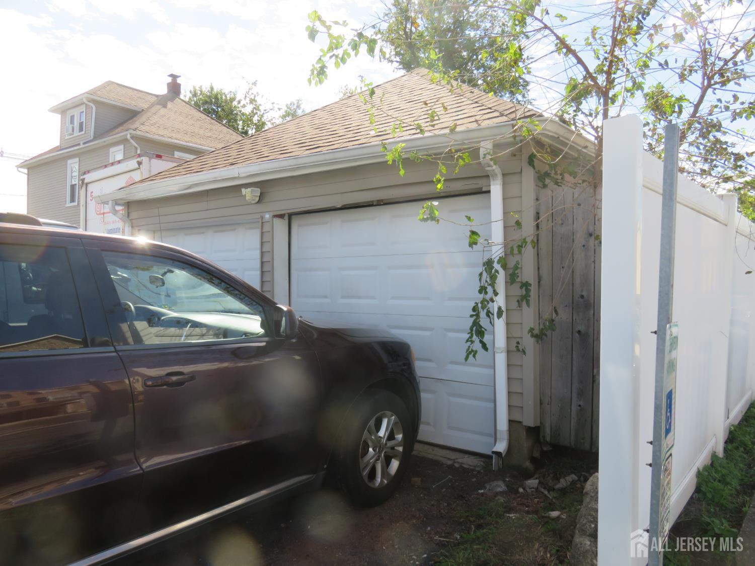 687 Somerset St, Franklin Twsp, NJ 08873 photo