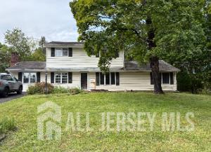 15 Allston Rd, North Brunswick, NJ 08824