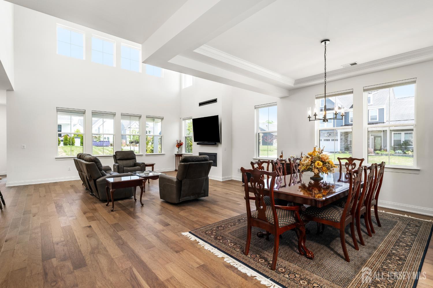 2 Evelyn Ct, Cranbury, NJ 08512 photo