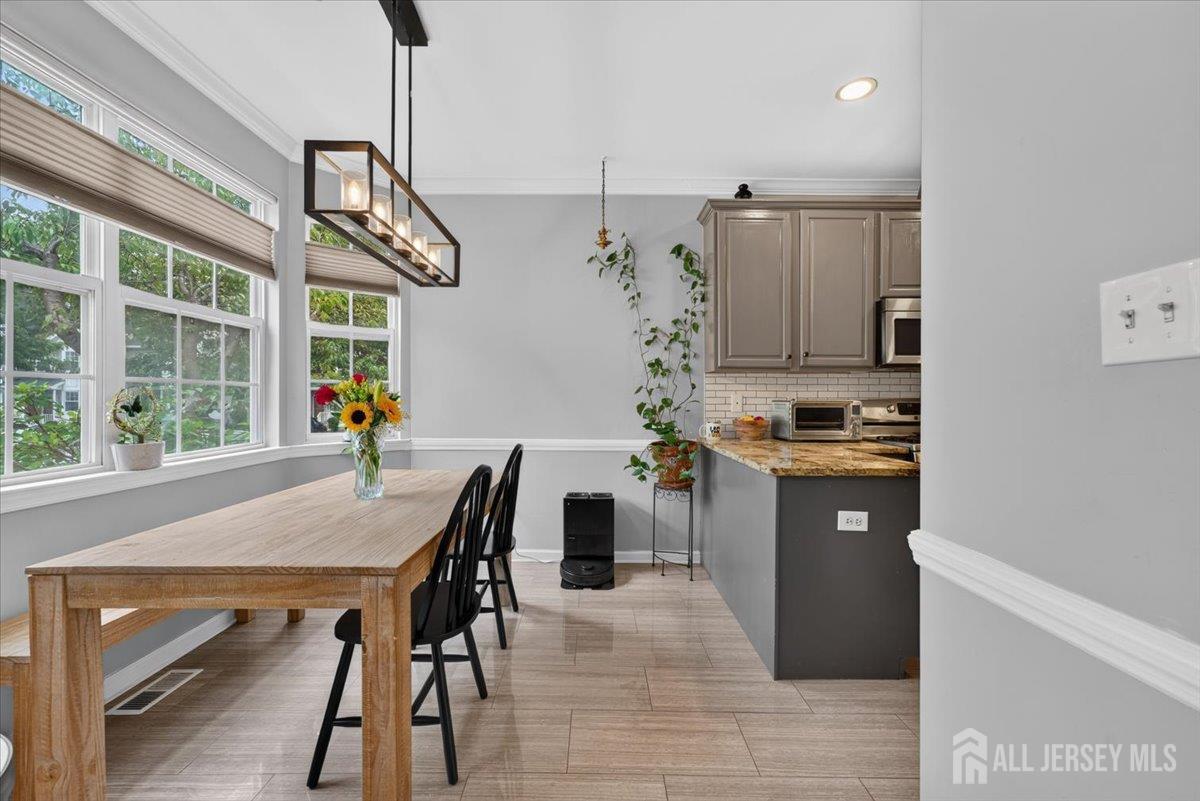 1008 Blossom Cir, North Brunswick, NJ 08810 photo